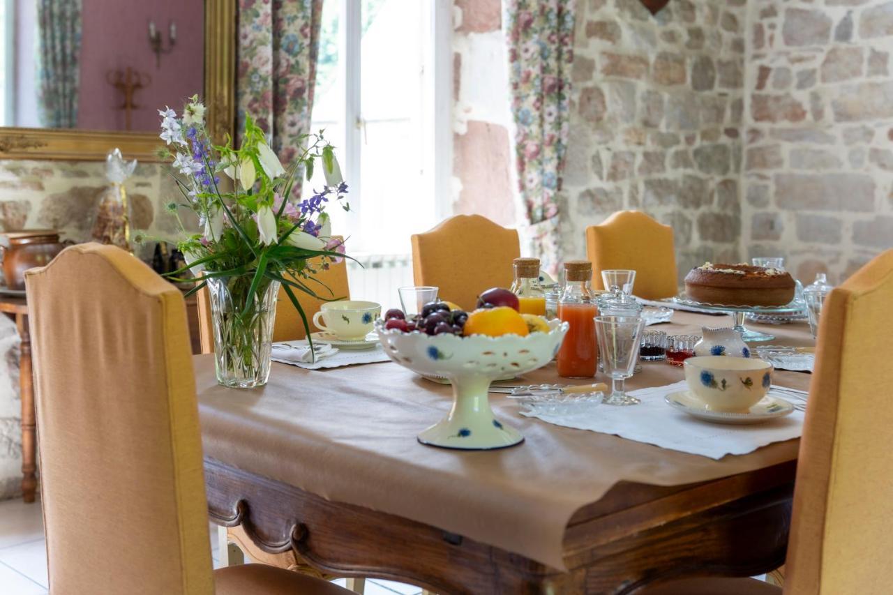 La Demeure Du Comte Bed & Breakfast Marcillac-Vallon Екстериор снимка