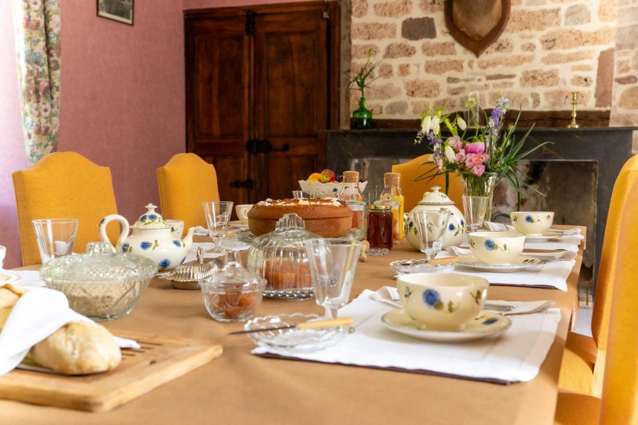 La Demeure Du Comte Bed & Breakfast Marcillac-Vallon Екстериор снимка